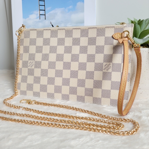 💕 LOUIS VUITTON Neverfull Damier AZUR Mm/Gm Clutch/ Wristlet/Crossbody - Picture 1 of 16